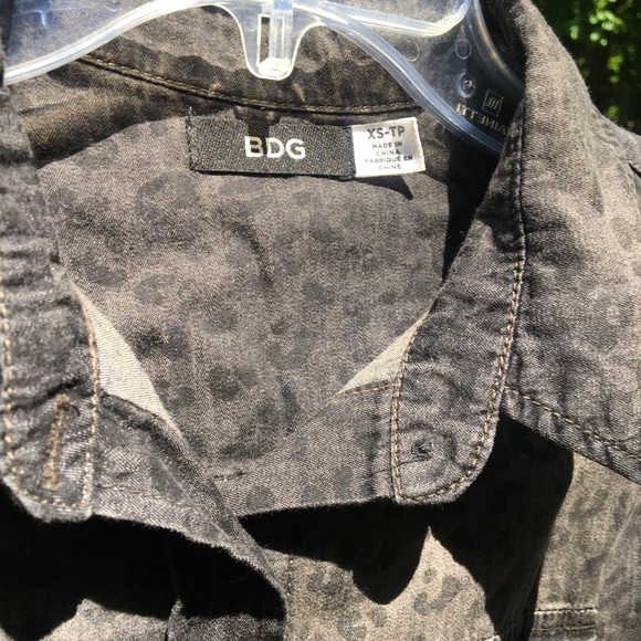 Black leopard print long sleeve - Picture 2 of 3